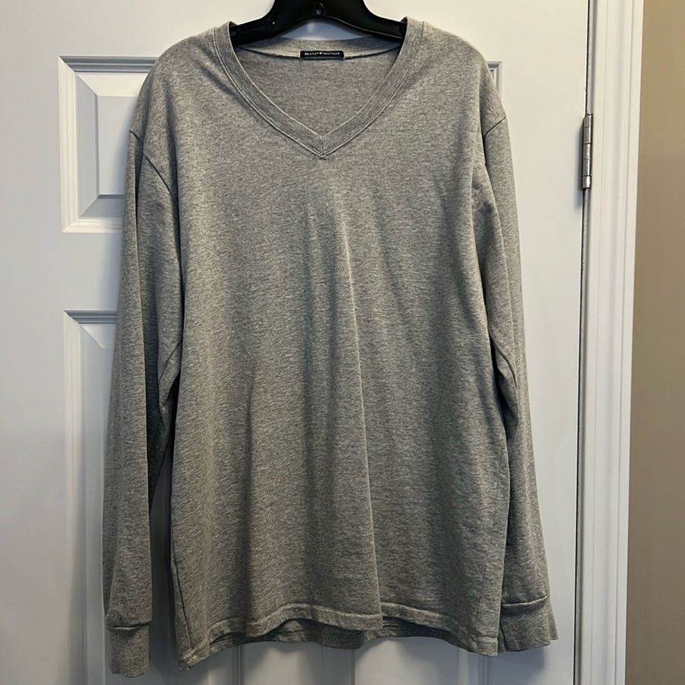 Brandy Melville oversized gray, long sleeve pullover.